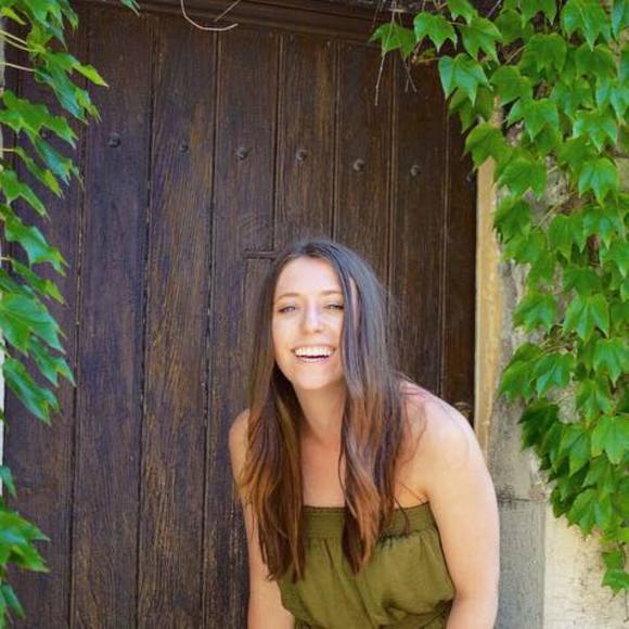 Meet your Posher, Jennifer - Picture 1 of 1